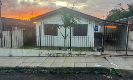 Casa com 3 quartos à venda na Rua Borges de Medeiros, 101, Jardim Planalto, Esteio por R$ 320.000
