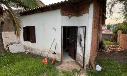 Casa com 2 quartos à venda na Hélio Arnoldo Sperb, 207, Jardim Planalto, Esteio por R$ 170.000