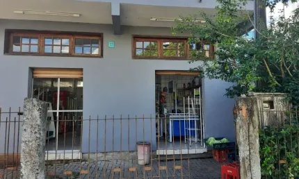 Casa com 1 quarto à venda na rua vitor mateus teixeira, 77, vila três marias, esteio por r$ 240.000