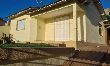 Casa com 2 quartos à venda na Heládio Medeiros de Azevedo, 101, Ipiranga, Sapucaia do Sul por R$ 399.000
