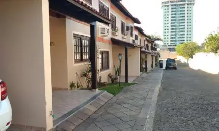 Casa em condomínio fechado com 3 quartos à venda na Rua Soledade, 126, Centro, Esteio por R$ 478.000