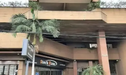 Sala comercial à venda na avenida benjamin constant, 904, são joão, porto alegre por r$ 424.000