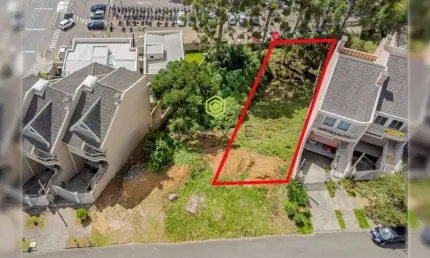 Terreno à venda na Rua Elias Carazzai, 108, Vista Alegre, Curitiba por R$ 550.000