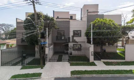 Sobrado com 3 dormitórios à venda, 128 m² por R$ 885.000,00 - Novo Mundo - Curitiba/PR