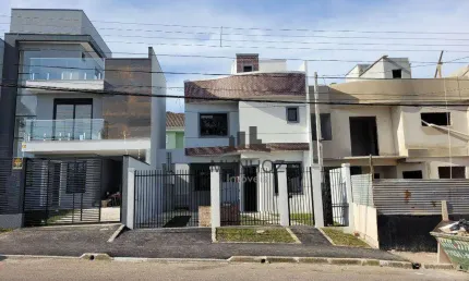 Sobrado com 3 dormitórios à venda, 134 m² por R$ 680.000,00 - Uberaba - Curitiba/PR
