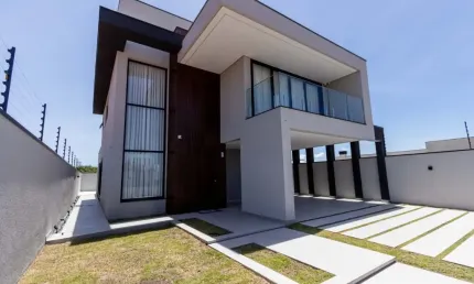 Maravilhosa Casa Alto Padrão com Piscina no Neoville