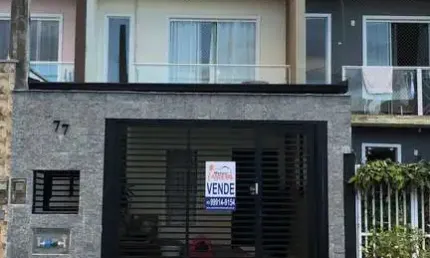 Sobrado Geminado à venda em Joinville, bairro Vila Nova