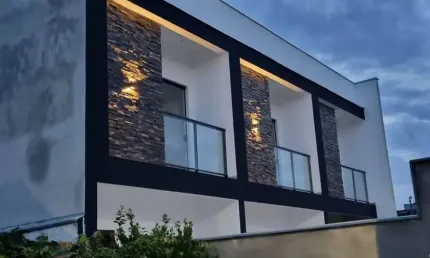 Sobrado Geminado à venda em Joinville, bairro Adhemar Garcia, Entrada Parcelada em 12x