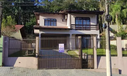Casa com 3 quartos à venda na Rua João Dippe, 470, Iririú, Joinville