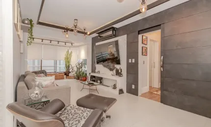 Amplo e elegante apartamento de 2 dormitórios, com 111m² privativos, no coração do Menino Deus.