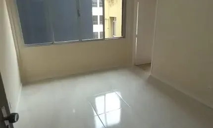 Apartamento de 1 quarto reformado e andar alto no Centro de Porto Alegre apenas 135 mil !!!