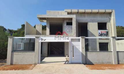 Casa com 3 quartos à venda na Rua Alberto Rodrigues, Costeira, Araucária, 101 m2 por R$ 650.000