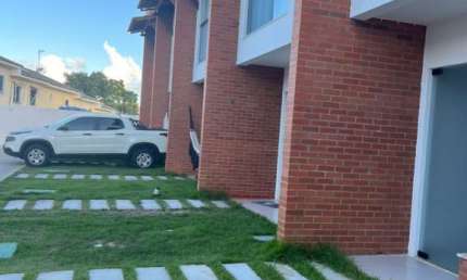 Casa em condomínio fechado com 2 quartos à venda na Rua São Matheus, Vila Praiana, Lauro de Freitas, 110 m2 por R$ 470.000