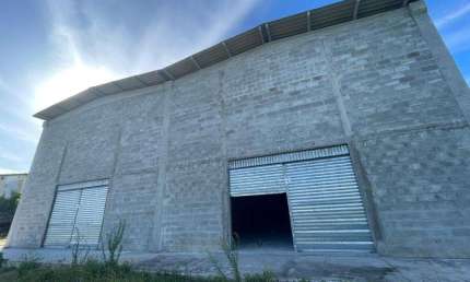 Barracão / Galpão / Depósito para alugar na Avenida Aliomar Baleeiro, Jardim Nova Esperança, Salvador, 485 m2 por R$ 10.000