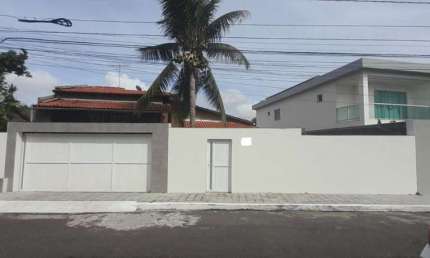 Casa em condomínio fechado com 4 quartos à venda na Rua Cezar A Pedreira, Centro, Lauro de Freitas, 416 m2 por R$ 1.250.000