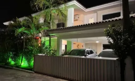Casa em condomínio fechado com 4 quartos à venda na Rua Jovina Machado dos Santos, Buraquinho, Lauro de Freitas, 325 m2 por R$ 1.400.000