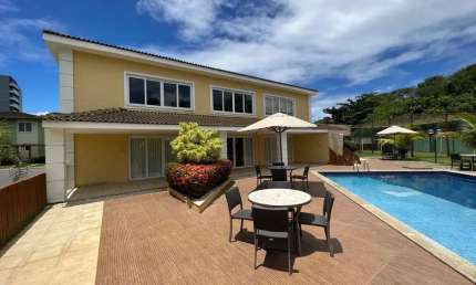 Casa em condomínio fechado com 4 quartos à venda na Rua Professor Raul Chaves, Patamares, Salvador, 374 m2 por R$ 2.000.000