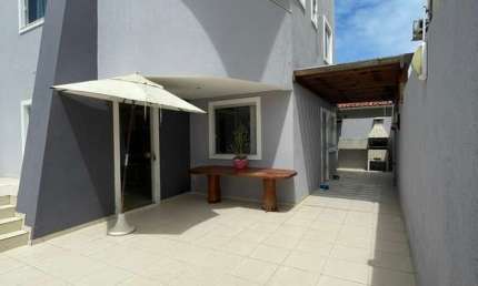 Casa com 4 quartos para alugar na Rua Maria de Lourdes Cidreira, Ipitanga, Lauro de Freitas, 140 m2 por R$ 5.500
