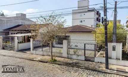Casa RESIDENCIAL / COMERCIAL à venda, por R$ 790.000 - Bucarein - Joinville/SC