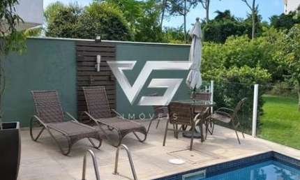 Casa alto padrão com 4 suítes em condomínio fechado