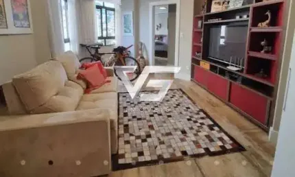 Amplo apartamento na beira mar norte com 206m²  3 dormitórios sendo 2 suítes