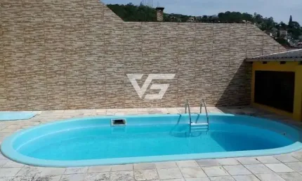 Oportunidade : casa no bairro  agronômica com piscina