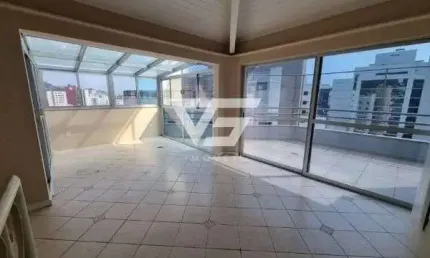 OPORTUNIDADE - Cobertura Duplex no Centro de Florianópolis