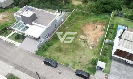 Terreno em condomínio fechado no itacorubi com 711m²