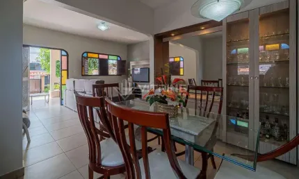 Casa de esquina localização residencial ou comercial