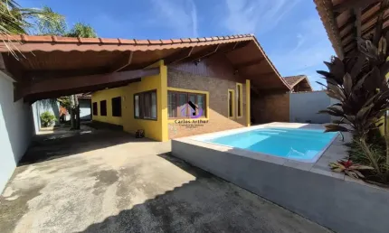 Casa pé na areia com piscina e 4 dormitórios  em itanhaém oportunidade