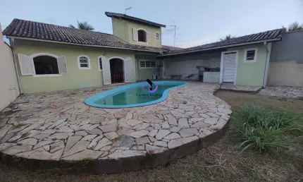 Casa com 360 metros de terreno a 250 metros da ️ praia itanhaém-sp
