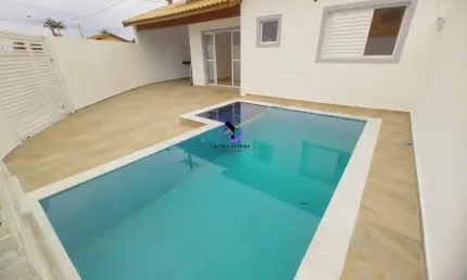 Casa com piscina a 50 metros da praia de itanhaem -sp por 465.000,00