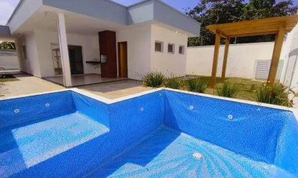 Casa a 150m da praia com piscina e área gourmet – conforto e lazer em um só lugar!