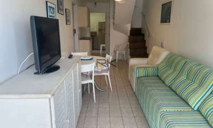 Cobertura Duplex Praia Grande em Ubatuba-SP com 3 dormitórios sendo 1 suíte,varanda gourmet com churrasqueira ,2 vagas de garagem