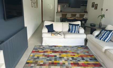 APARTAMENTO PRAIA GRANDE com 3 dormitórios sendo 2 suítes,2 vagas de garagem,varanda gourmet com churrasqueira,sala 2 ambientes