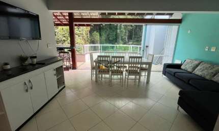 Cobertura Duplex Praia Grande em Ubatuba-SP com 3 dormitórios,sendo 2 suítes,varanda gourmet com churrasqueira,2 vagas de garagem