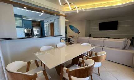 APARTAMENTO PRAIA GRANDE com 3 dormitórios sendo 2 suítes,2 vagas de garagem,varanda gourmet com churrasqueira,sala 2 ambientes