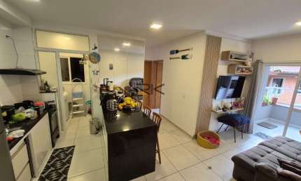 APARTAMENTO NO CENTRO COM 2 DORMITÓRIOS SENDO 1 SUÍTE,SALA DE ESTAR E SALA DE JANTAR COZINHA AMERICANA,VARANDA GOURMET