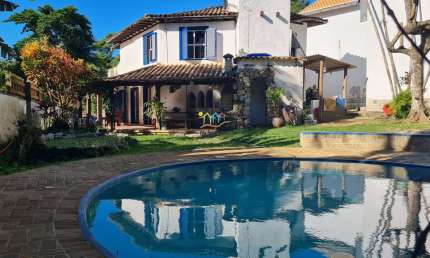 Casa com 3 quartos para alugar no Feiticeira, Ilhabela 