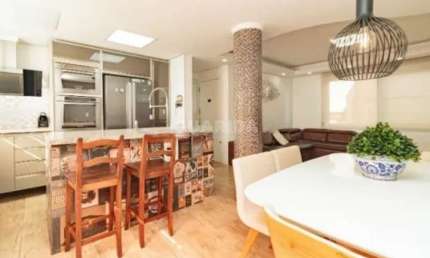 Apartamento mobiliado com 3 dormitórios e 1 vaga de garagem para alugar no bairro Cristo Redentor