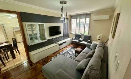 Apartamento mobiliado com 2 dormitórios no bairro Vila Ipiranga.