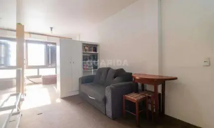 Studio mobiliado para alugar no bairro Cidade Baixa.