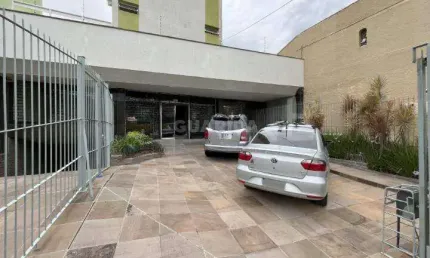 Loja Comercial ampla com 11 vagas de garagem, no bairro Partenon