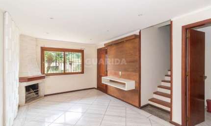 Casa Residencial com 3 dormitórios, sendo 1 suíte, no bairro Hípica