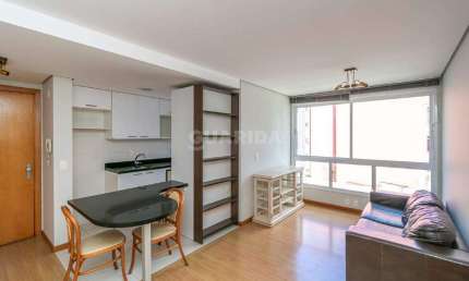 Apartamento mobiliado de 1 dormitório no bairro Petrópolis.