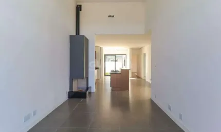 Casa em Condomínio, nova, com 3 dormitórios, sendo 1 suíte, no bairro Hípica