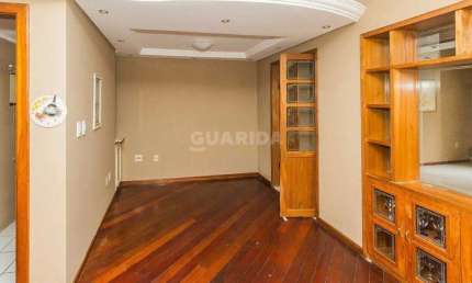 Casa em Condomínio para aluguel com 3 dormitórios, sendo 1 suíte, e 2 vagas de garagem no bairro Jardim Itu Sabará