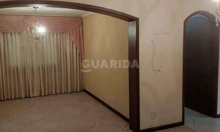 Casa Residencial com 350m², com 4 dormitórios no Bairro Partenon