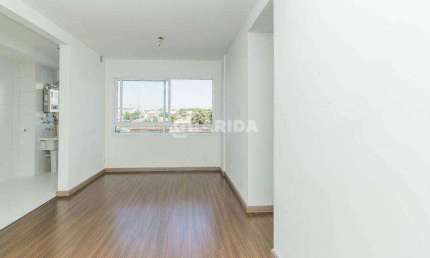 Apartamento com 2 dormitórios e 1 vaga de garagem no bairro Passo d`Areia