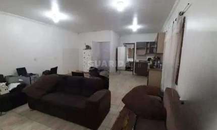 Casa Residencial com 1 dormitório e 1 vaga de garagem, no bairro Floresta